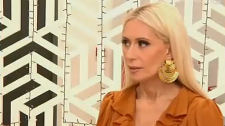 Μαρία Μπακοδήμου: &quot;Βαρέθηκα να ακούω για τα ντεκολτέ μου. Είναι πολύ σεξιστικό&quot;