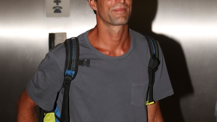 Γιάννης Δρυμωνάκος: Επέστρεψε στην Ελλάδα! Οι πρώτες φωτογραφίες από την άφιξη στην Αθήνα