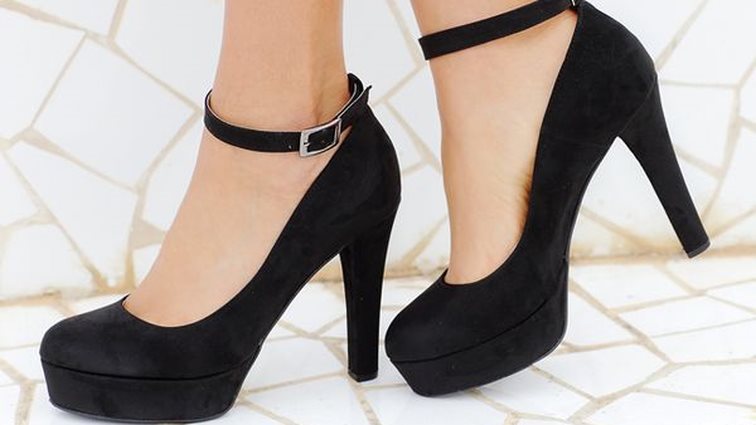 Οδηγός Αγοράς: 10 ζευγάρια γόβες που θα σε πάνε από το γραφείο στο πάρτι!