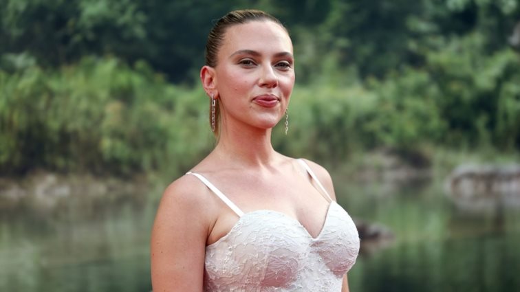&#39;Θέλουμε να γίνει η επόμενη Scarlett Johansson&#39;-η νέα σταρ του Χόλιγουντ είναι ψεύτικη