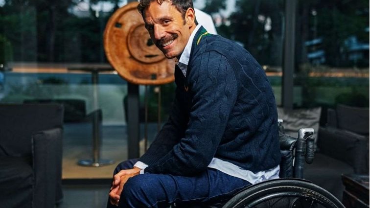 Ανακαλύπτουμε τα key items του χειμερινού στιλ με τον Αντώνη Τσαπατάκη