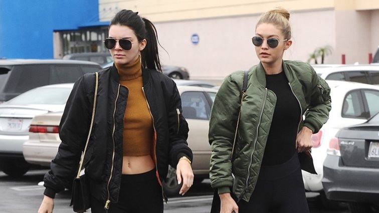 3 stylish χτενίσματα για υπέροχα μαλλιά ακόμα και τις πιο βροχερές μέρες