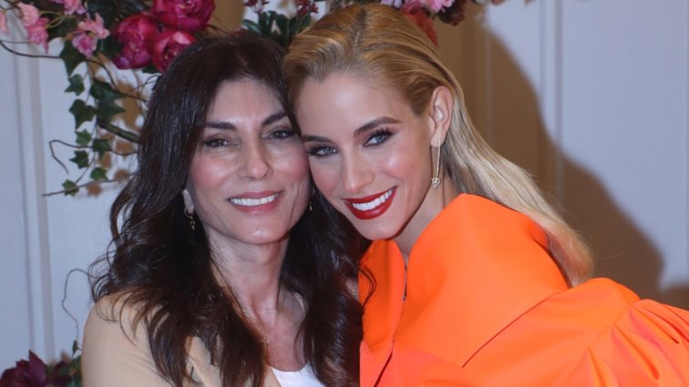 Δούκισσα Νομικού: &quot;Σε ευχαριστώ μαμά μου γιατί όση αγάπη έδωσες σε εμάς άλλη τόση δίνεις στα παιδιά μου, στα εγγόνια σου.&quot;