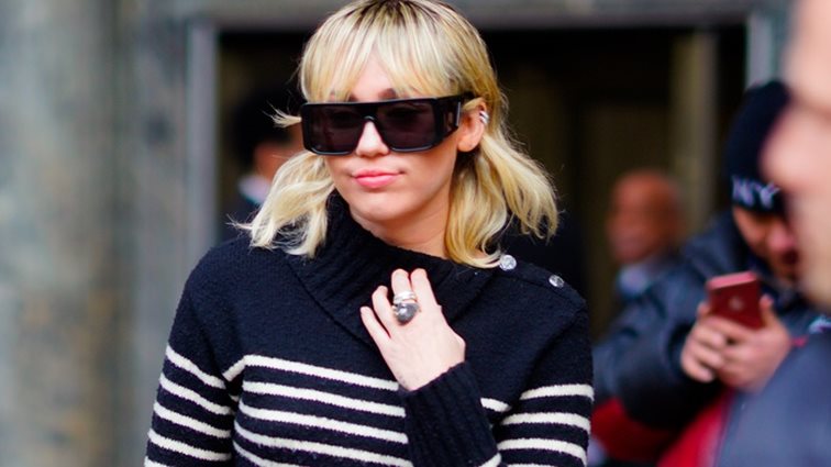 Hollywood Report: Η εντυπωσιακή Katy Perry &amp; οι κοιλιακοί της Miley Cyrus