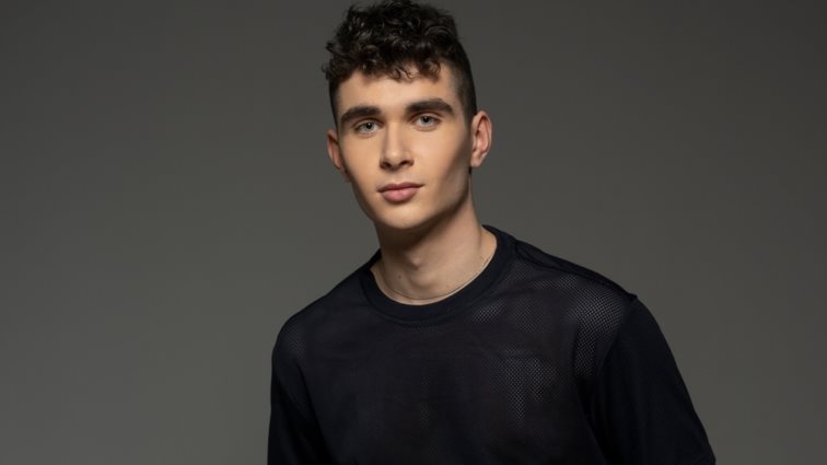 Η εντυπωσιακή φωτογράφιση του Victor Vernicos στον φακό του Νίκου Αλιάγα &amp; η άγνωστη γνωριμία τους