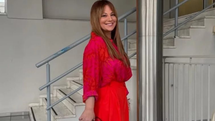 Νάνσυ Ζαμπέτογλου | Η εντυπωσιακή εμφάνιση στον γάμο της συνεργάτιδάς της