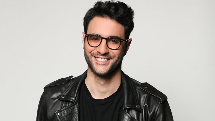 Ίαν Στρατής: "Λυπάμαι που οι άνθρωποι του χώρου δεν με παίρνουν στα σοβαρά ως ηθοποιό"