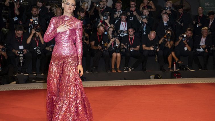 Kristen Stewart 
: Εμφανίστηκε με νέο hair look (για ακόμη μία φορά)
