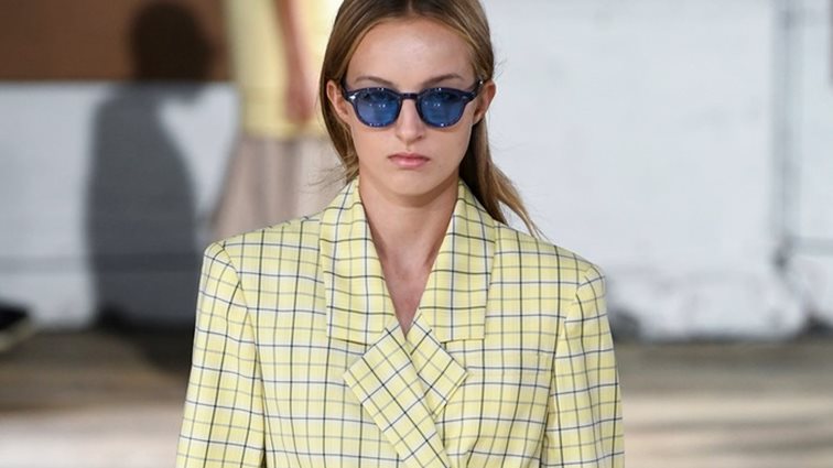 7 styling κινήσεις που θα αντιγράψουμε τώρα από την πασαρέλα: Από τη νέα συλλογή του οίκου Tibi για τις φθινοπωρινές εμφανίσεις σου
