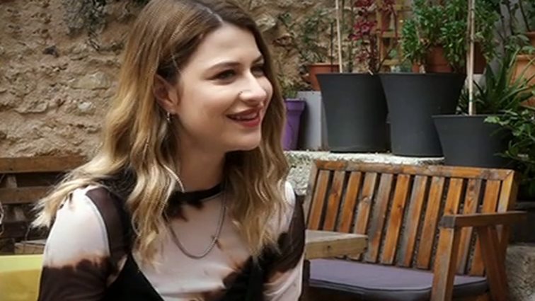 Εριέττα Μανούρη: Πώς από τις «Άγριες Μέλισσες» κατέληξε και στη «Γυναίκα χωρίς όνομα»;