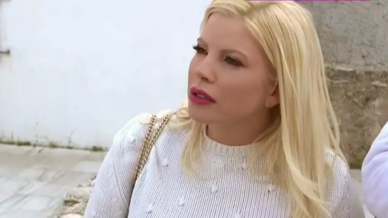 Η Αντελίνα Βαρθακούρη αποκάλυψε πως επικοινώνησε με την Τέτα Καμπουρέλη