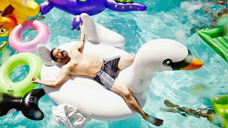 Γιατί οι φωτογραφίες από τις διακοπές σου στα social media δεν ενδιαφέρουν κανέναν
: Μια νέα έρευνα αποκαλύπτει κάτι που θα σε στενοχωρήσει.
