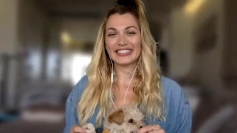 Κωνσταντίνα Σπυροπούλου: Η καραντίνα, το νέο κατοικίδιο &amp;  οι διάσημοι γείτονες | Όσα είπε στο «Έλα Χαμογέλα»