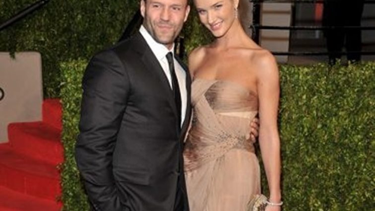 Rosie Huntington Whiteley – Jason Statham: Έγιναν γονείς! Το όνομα &amp; η πρώτη φωτογραφία του μωρού τους