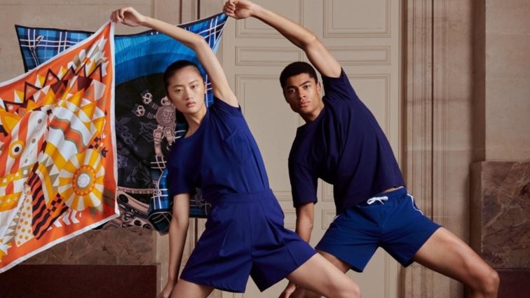 Ο οίκος Hermès τιμά την Ελληνική Επανάσταση με το μαντήλι "Ελευθερία"