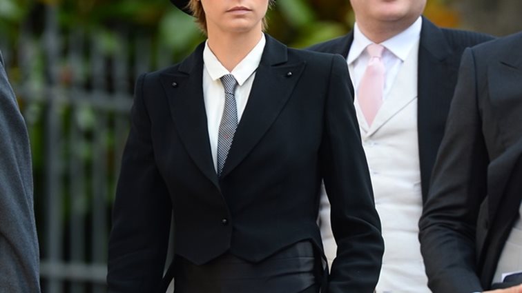 Cara Delevingne: Κι όμως ζήτησε την άδεια της πριγκίπισσας Ευγενίας πριν φορέσει το κοστούμι στον γάμο της
