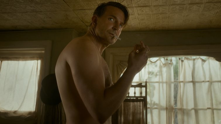 Ο Bradley Cooper δεν έχει πόρτες στην κρεβατοκάμαρά του αλλά ούτε και στο μπάνιο του