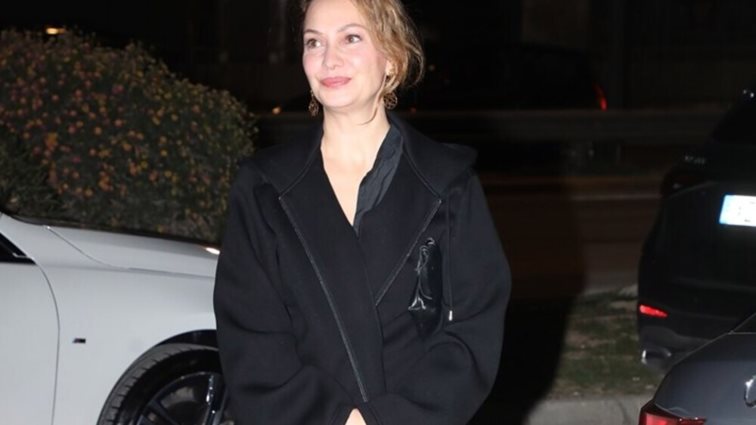 21 χρόνια πριν: Όταν η Στεφανί Καπετανίδη αγνώριστη στο πλευρό του Σπύρου Παπαδόπουλου