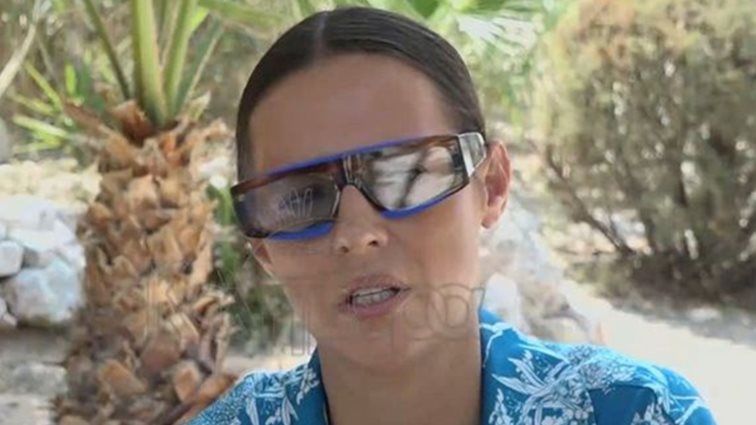 Η Ραμόνα Βλαντή για την Έλενα Γαλύφα: "Influencer δεν μπορεί να γίνει αυτή που πουλάει μαϊντανό, πατάτες και κρεμμύδια στο Instagram"