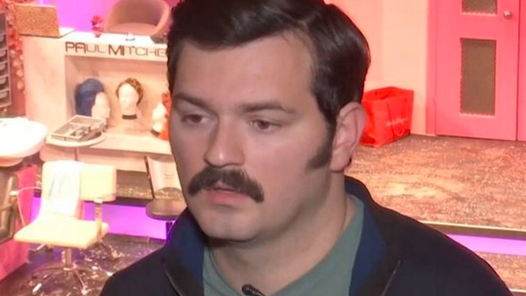 Ιωάννης Απέργης: &quot;Εγώ πρώτος έβγαλα φωτογραφία χαμογελαστός στην πορεία για τα Τέμπη&quot;