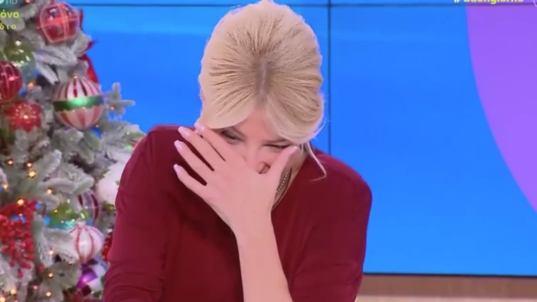 Η Φαίη Σκορδά σε αμηχανία on air - "Σε είχαν βγάλει να σε βρίσουν σε εκπομπή και σε υπερασπίστηκα"