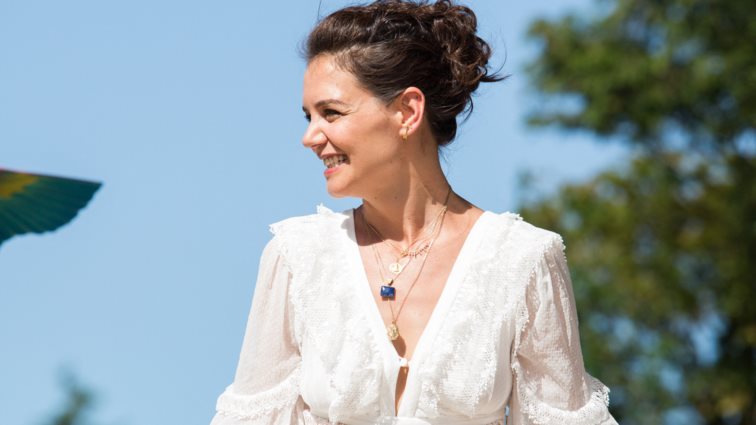 Katie Holmes | Δείχνει πως να φορέσεις το λευκό πουκάμισο το φθινόπωρο