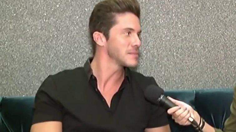 Νίκος Οικονομόπουλος
: Οι ατάκες που θα συζητηθούν: «Γιατί επιμένεις τόσο; Είμαι άντρας»