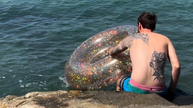 Θαλάσσια παιχνίδια, που ανεβάζουν τη θερμοκρασία, από τον Παναγιώτη Κουμουνδούρο