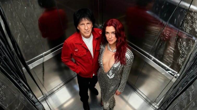 O Μιχάλης Τσαουσόπουλος στο ανσασέρ με την Dua Lipa;