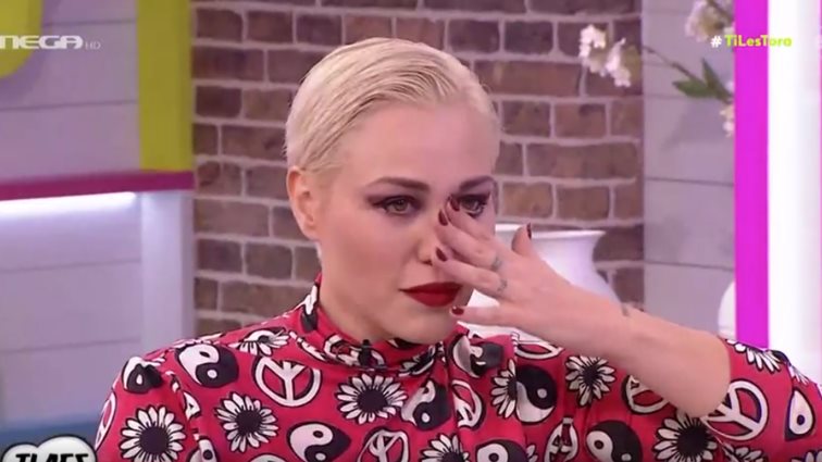 Πηνελόπη Αναστασοπούλου | Η on-air συγκίνηση μετά την έκπληξη του Φώτη Μπενάρντο