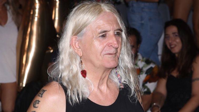 &quot;Ο Νίκος Καρβέλας ήταν ο άνθρωπος που με βοήθησε και με κατέστρεψε&quot;