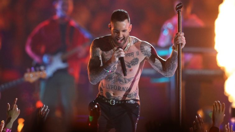 Super Bowl 
: Η αμφιλεγόμενη εμφάνιση του Adam Levine