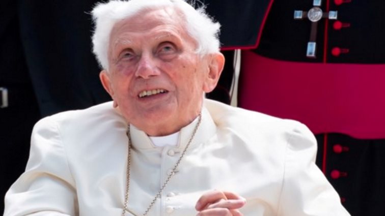Πέθανε ο πρώην Πάπας Βενέδικτος σε ηλικία 95 ετών