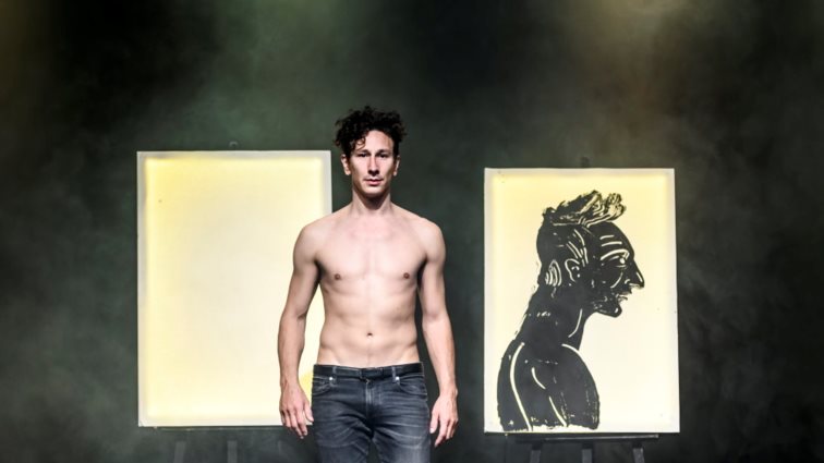 "Αίας" του Σοφοκλή | Η μεγάλη επιτυχία συνεχίζεται στο Θέατρο Αλκυονίς - Δείτε το εορταστικό πρόγραμμα των παραστάσεων