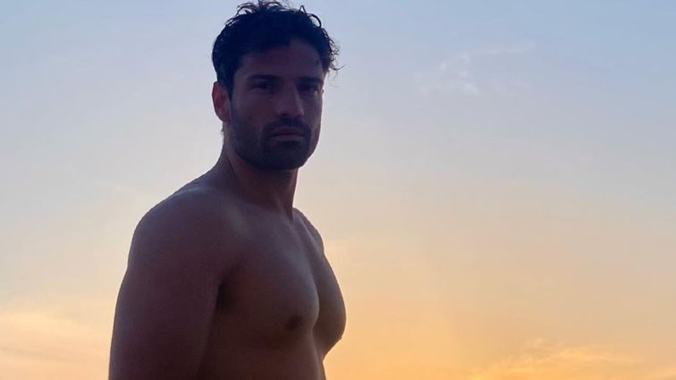 O Κωνσταντίνος Αργυρός ποζάρει με το μαγιό του &amp; το instagram του παραδίδεται - &quot;Εκεί που τελειώνουν τα όνειρα ξεκινάς εσύ&quot;