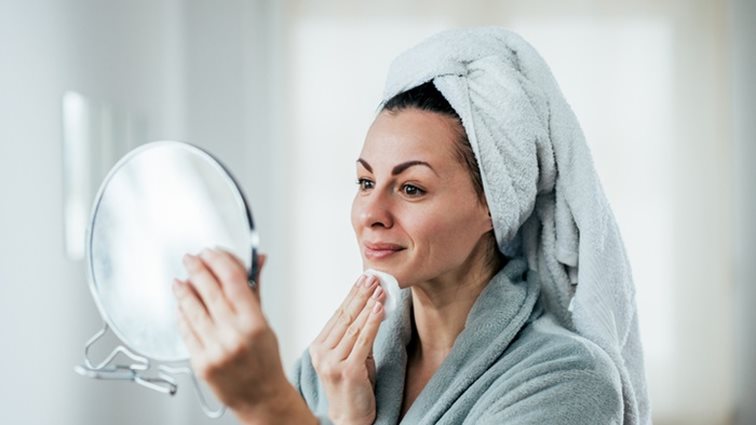 Ρετινόλη: 5 πράγματα που πρέπει να ξέρετε για το θαύμα του skincare