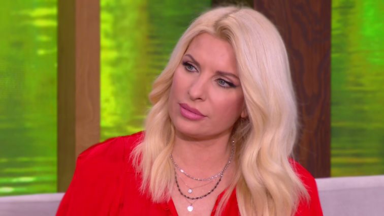 Η Ελένη Μενεγάκη σε μια σπάνια εξομολόγηση: &quot;Ο θάνατος δεν μου είχε περάσει ποτέ από το μυαλό. Τα τελευταία 2-3 χρόνια αρχίζουν και φεύγουν διαφορετικών ηλικιών άνθρωποι&quot;