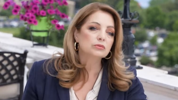 Άντζελα Γκερέκου: "Δεν είναι δύσκολο να μιλάω για τον έρωτα της ζωή μου - Είμαι γεμάτη μνήμες από τον Τόλη"