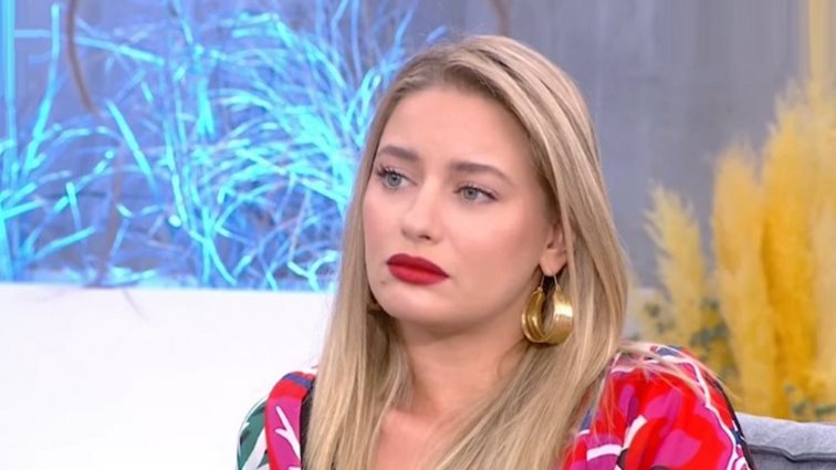 Το ξέσπασμα της Ντόρας Μακρυγιάννη για τα ψευδή δημοσιεύματα: "Το γεγονός ότι εισβάλλεις σε μια προσωπική ζωή, στην ουσία είναι βιασμός"