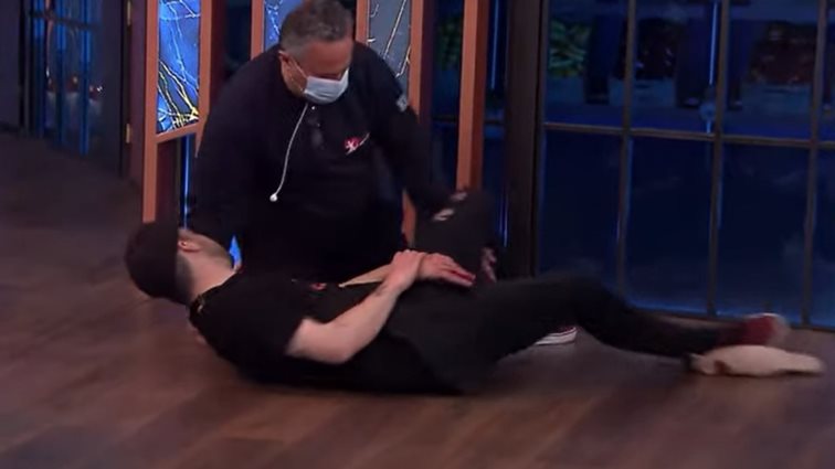 MasterChef | Σοκαριστικό ατύχημα για τον Γρηγόρη - Λιποθύμησε μόλις είδε το τραύμα του