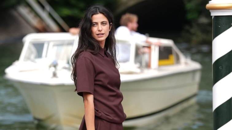 Φωτεινή Πελούζο | Όσα ξέρουμε για την Ιταλο-Ελληνίδα ηθοποιό που πρωταγωνιστεί στη &quot;Μεγάλη Χίμαιρα&quot;