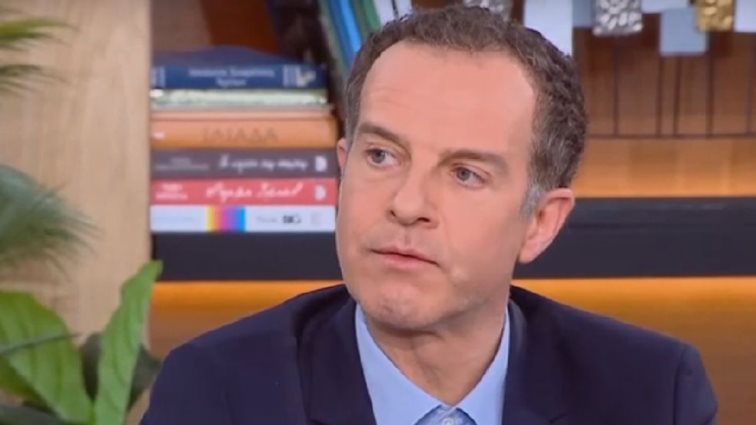 Άρης Καβατζίκης: &quot;Ήταν το γεγονός που κυριολεκτικά διέλυσε την οικογένειά μου - Δεν έχω θρηνήσει κανέναν απ&#39; τους δύο&quot;