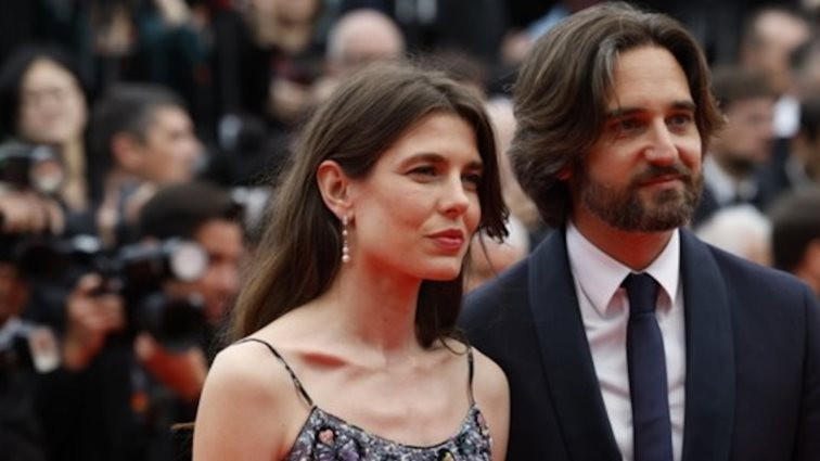 Ξαφνικό διαζύγιο για τη Σαρλότ Κασιράγκι: Ο &quot;τέλειος γάμος&quot;, η γοητεία της Γκρέις Κέλι και οι δυο γιοι με διαφορετικούς μπαμπάδες