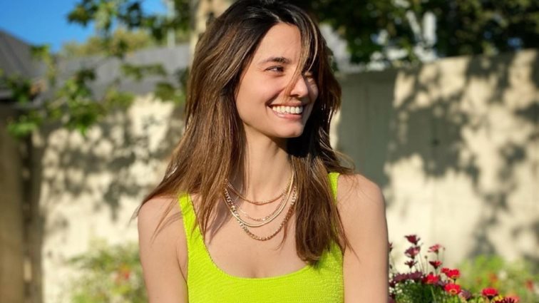 Ηλιάνα Παπαγεωργίου | Φόρεσε ξανά τα αγαπημένα της ψηλοτάκουνα πέδιλα από Tsakiris Mallas