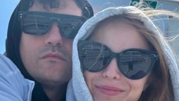 Αργύρης Πανταζάρας και Σίσσυ Τουμάση ποζάρουν αγκαλιά - Οι φωτογραφίες από τις πασχαλινές τους διακοπές