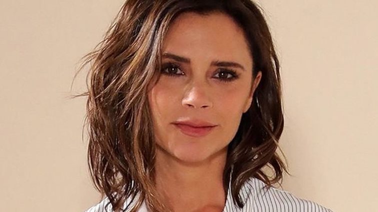 Victoria Beckham: Με τραγούδι έκπληξη παρουσίασε τη νέα κολεξιόν της