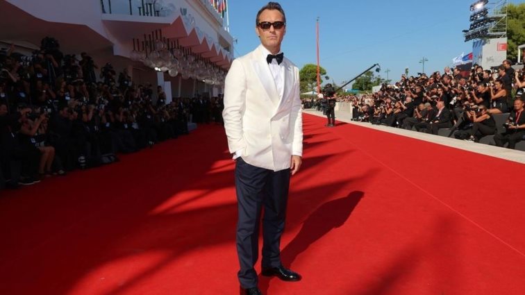 Jude Law | Η σπάνια εμφάνιση της συζύγου του, Phillipa Coan, στην πρεμιέρα της ταινίας του στο Φεστιβάλ Βενετίας