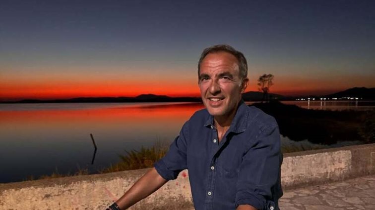 Ο Νίκος Αλιάγας επιστρέφει ως παρουσιαστής στην ελληνική τηλεόραση