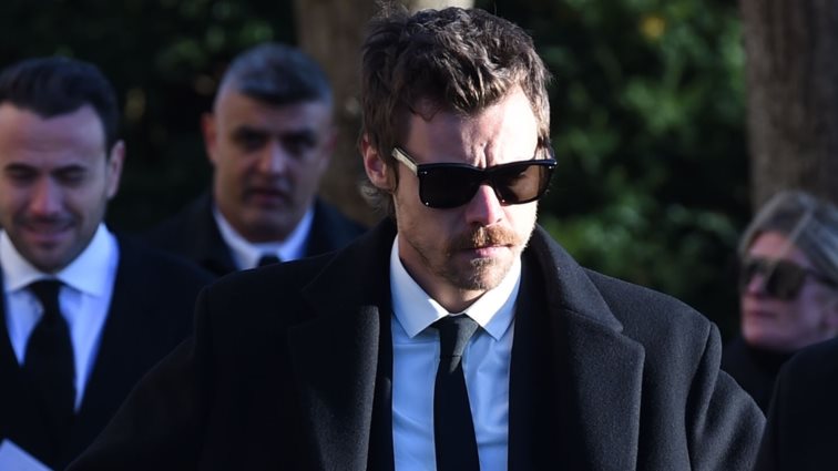 Το μυστήριο με την παρουσία του Harry Styles στην ανακοίνωση του νέου Πάπα