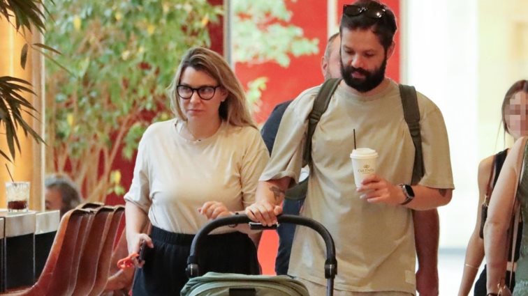 Κατρίνα Τσάνταλη &amp; Ανδρέας Βούλγαρης σε καθημερινά στιγμιότυπα με το παιδί τους